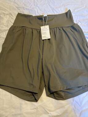 Halara Large SoftlyZero Airy High Waisted Pockets InstantCool Bermuda Shorts